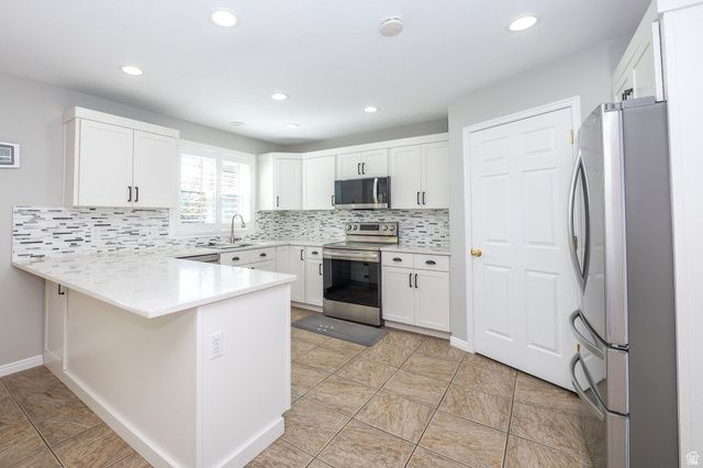 936 S DAVIS CREEK LN, Farmington, UT 84025