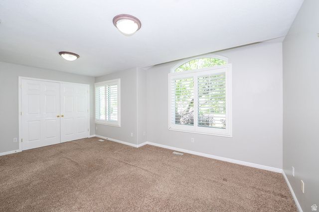 936 S DAVIS CREEK LN, Farmington, UT 84025
