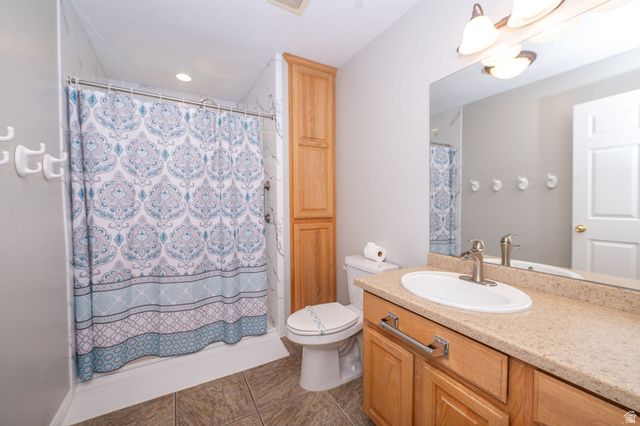 936 S DAVIS CREEK LN, Farmington, UT 84025