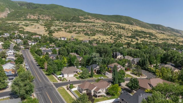 936 S DAVIS CREEK LN, Farmington, UT 84025
