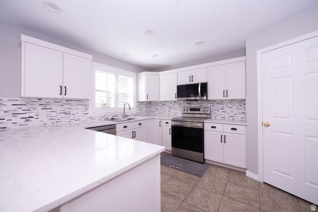 936 S DAVIS CREEK LN, Farmington, UT 84025