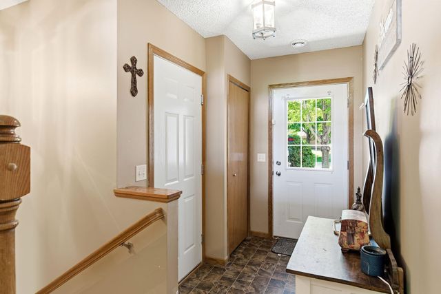 5146 Farnham Drive N, Hugo, MN 55038