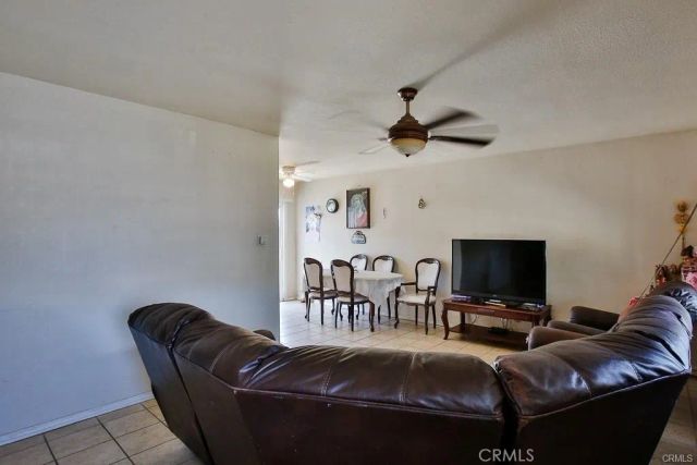 2302 W La Verne Avenue, Santa Ana, CA 92704