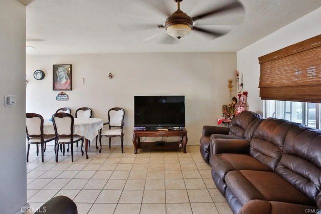 2302 W La Verne Avenue, Santa Ana, CA 92704