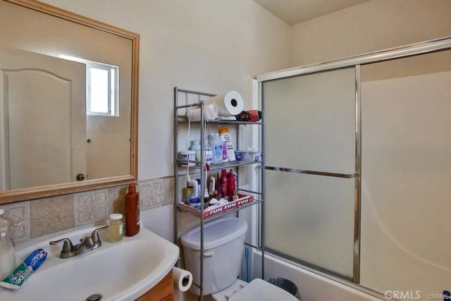2302 W La Verne Avenue, Santa Ana, CA 92704