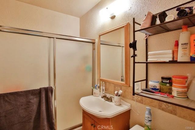 2302 W La Verne Avenue, Santa Ana, CA 92704
