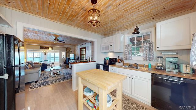 300 Point Road, Eclectic, AL 36024