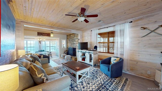 300 Point Road, Eclectic, AL 36024