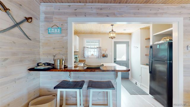 300 Point Road, Eclectic, AL 36024