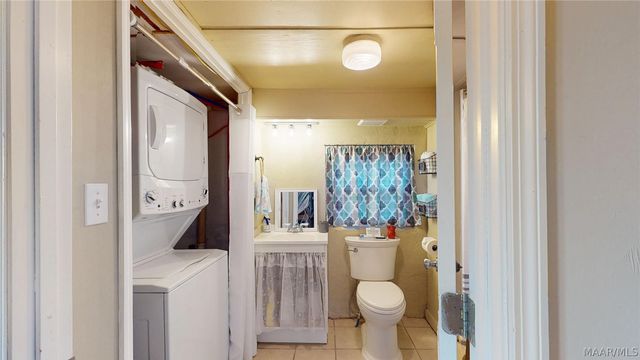 300 Point Road, Eclectic, AL 36024
