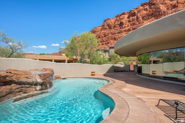 2226 W LOMAKI CIR, St. George, UT 84770