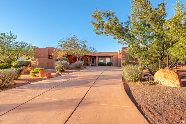 2226 W LOMAKI CIR, St. George, UT 84770