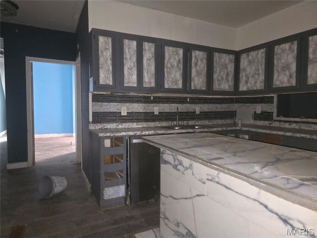 2131 Stansbury Street, St Louis, MO 63118