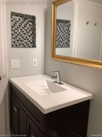 1646 Heritage Drive, Canton Charter Township, MI 48188