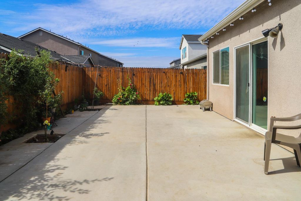 Image 14 of property listing at 7099 W Whitman Avenue, Fresno, CA 93723
