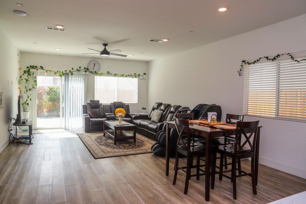 Image 4 of property listing at 7099 W Whitman Avenue, Fresno, CA 93723