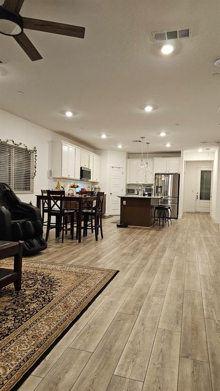 Image 6 of property listing at 7099 W Whitman Avenue, Fresno, CA 93723