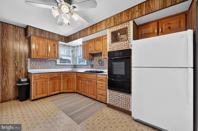 620 W 3RD AVE, Runnemede, NJ 08078