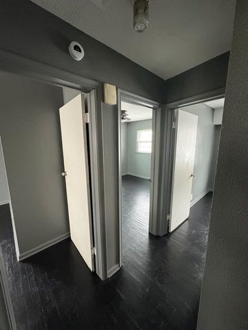 4915 Birchcrest Drive, Flint, MI 48504