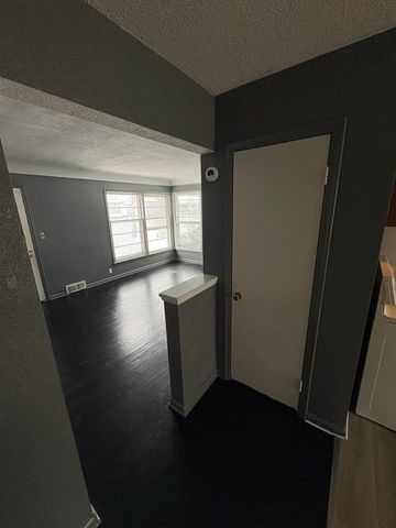 4915 Birchcrest Drive, Flint, MI 48504