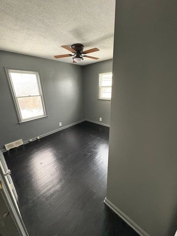 4915 Birchcrest Drive, Flint, MI 48504