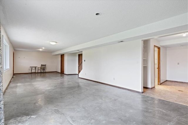 28035 W 89th Street, De Soto, KS 66018