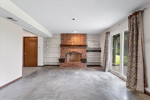 28035 W 89th Street, De Soto, KS 66018