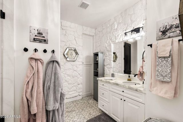 3446 E KNOLL Street, Mesa, AZ 85213