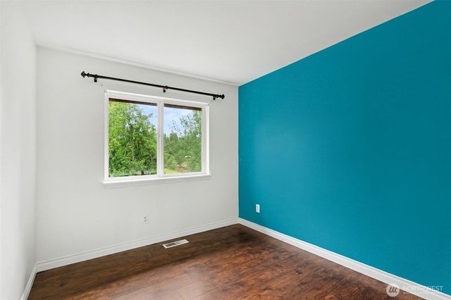 35620 92nd Avenue Court S, Mckenna, WA 98558