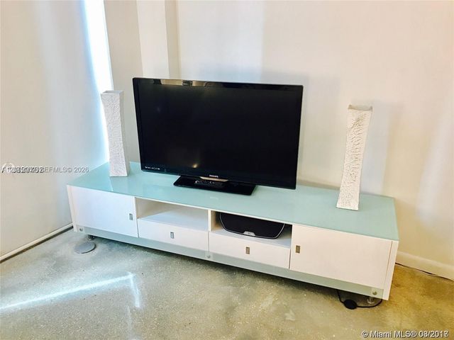 253 NE 2nd St 312, Miami, FL 33132