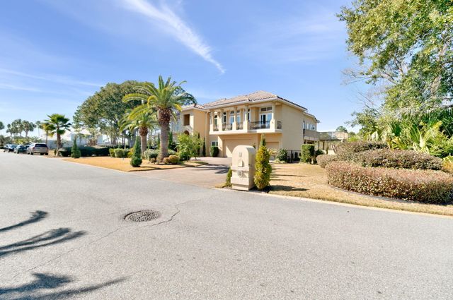 2 Colley Cove Drive, Gulf Breeze, FL 32561