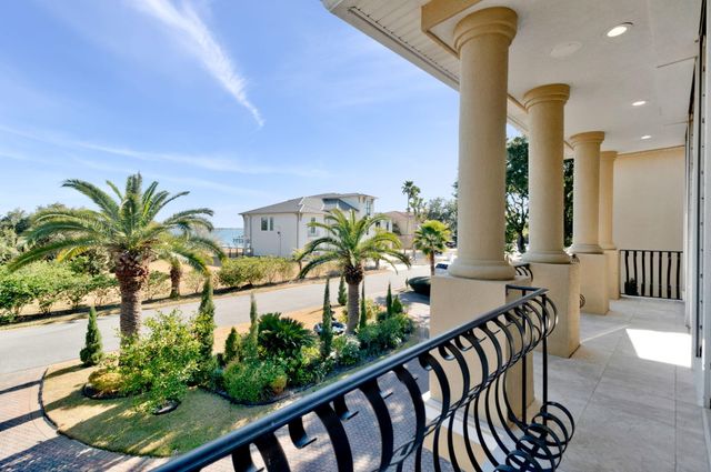 2 Colley Cove Drive, Gulf Breeze, FL 32561