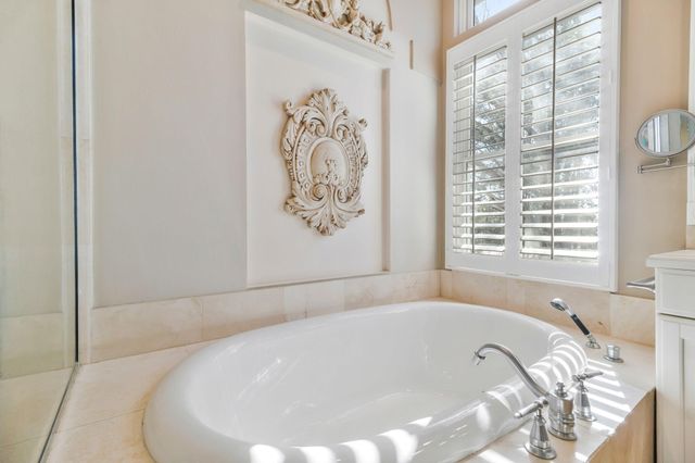 2 Colley Cove Drive, Gulf Breeze, FL 32561