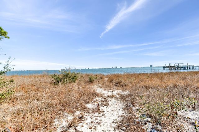 2 Colley Cove Drive, Gulf Breeze, FL 32561