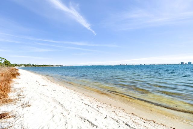 2 Colley Cove Drive, Gulf Breeze, FL 32561