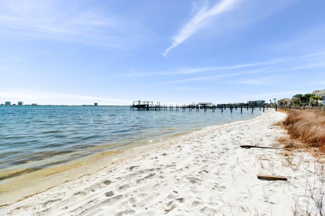 2 Colley Cove Drive, Gulf Breeze, FL 32561