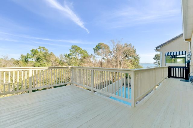 2 Colley Cove Drive, Gulf Breeze, FL 32561