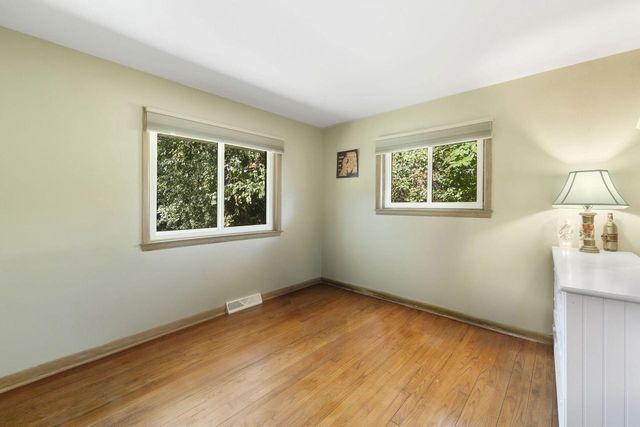 5937 N Sidney PLACE, Glendale, WI 53209