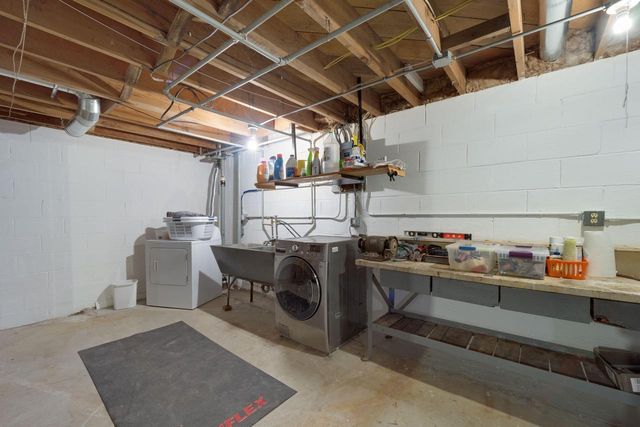 5937 N Sidney PLACE, Glendale, WI 53209