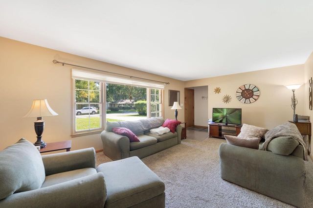 5937 N Sidney PLACE, Glendale, WI 53209