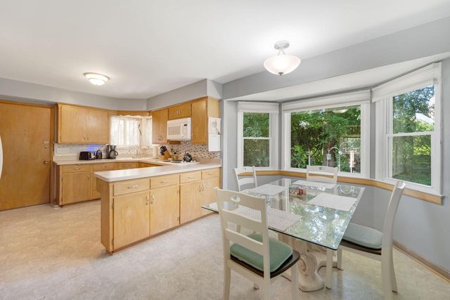 5937 N Sidney PLACE, Glendale, WI 53209