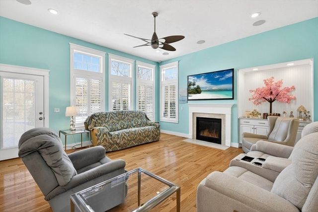 7 Del's Way, Braintree, MA 02184