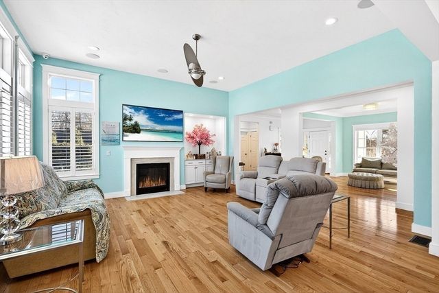 7 Del's Way, Braintree, MA 02184