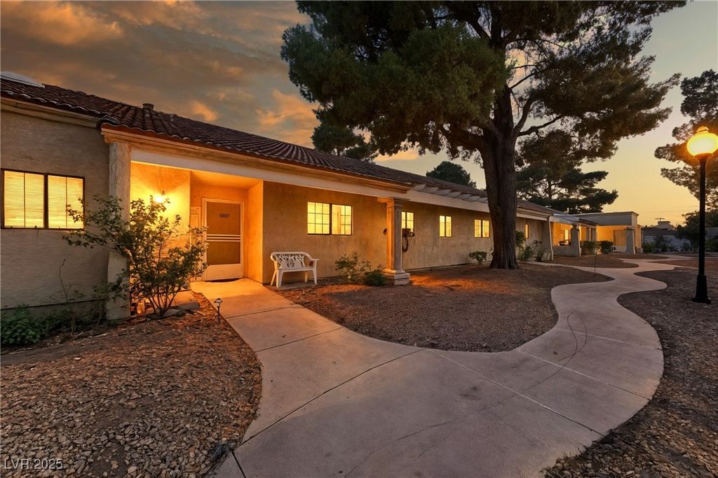 2851 South Valley View Boulevard 1039, Las Vegas, NV 89102