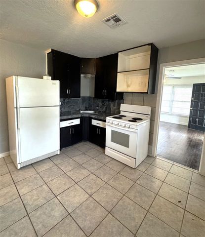 1302 NW Taft Ave, Lawton, OK 73505