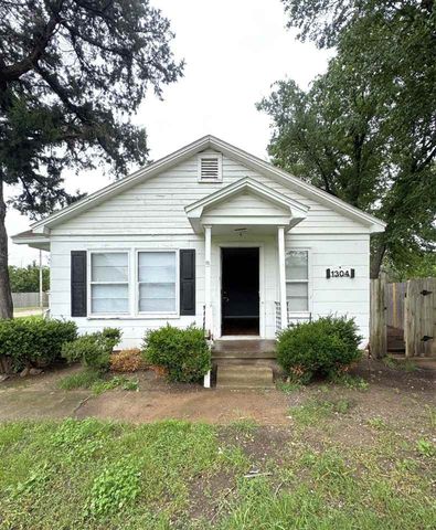 1302 NW Taft Ave, Lawton, OK 73505