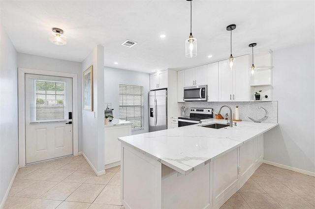 393 Bennington Lane 393, Lake Worth, FL 33467