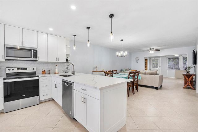 393 Bennington Lane 393, Lake Worth, FL 33467