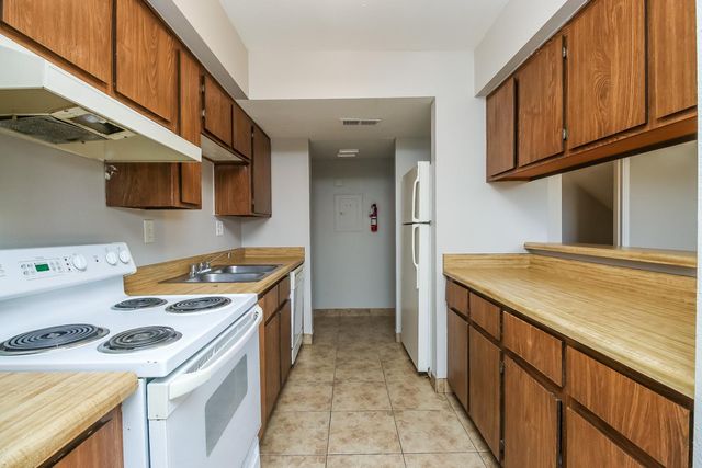 410 E 9th Avenue Apt 17, Mesa, AZ 85204