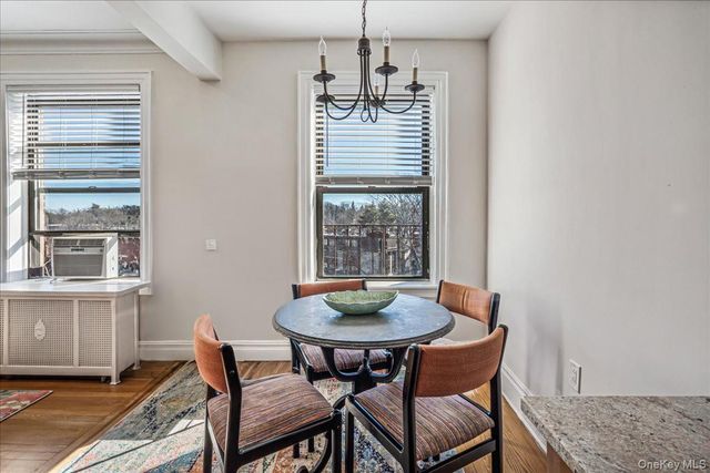 37 Brompton Road 6D, Great Neck, NY 11021